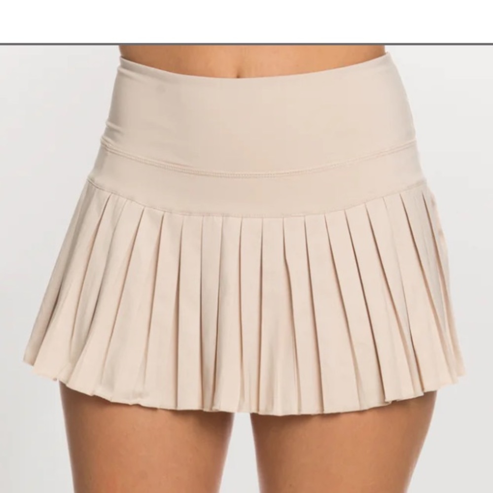 Gold hinge tennis skort
